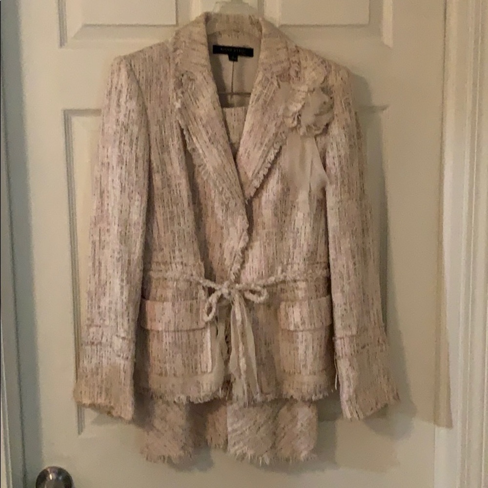 Anne Klein 2 piece suit size 6